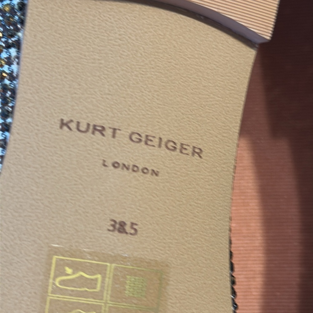New Kurt Geiger Women's Gold Ballet Flats. Size 38.5. - Picture 8 of 9